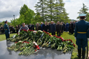 Председатель Верховного суда Республики Абхазия Саида Бутба, судьи и коллектив Верховного суда Республики Абхазия приняли участие в мероприятиях, посвященных 80-летию Первого Президента Республики Абхазия Владислава Ардзинба